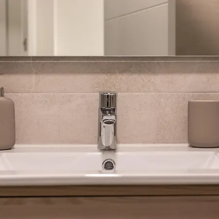 Kuttun By People Lejlighed *